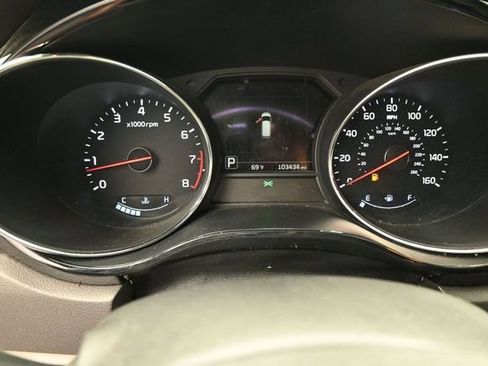 Used 2016 Kia Sedona SX FWD image 11