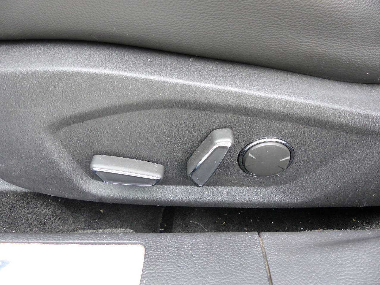 Used 2016 Ford Fusion Titanium FWD image 26