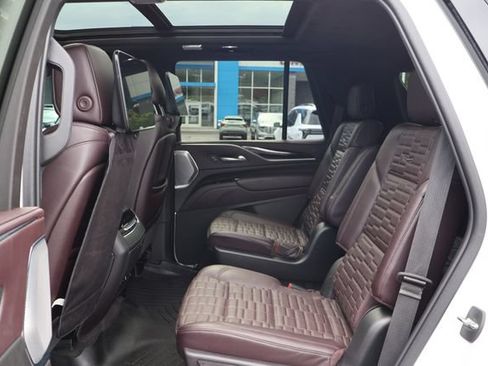 Used 2023 Cadillac Escalade Sport Platinum AWD/4WD image 21