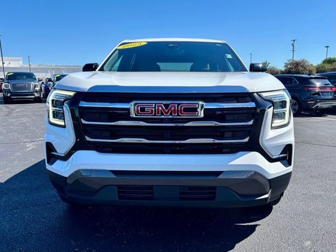 Used 2025 GMC Terrain Elevation w/ Technology Package II AWD/4WD image 10