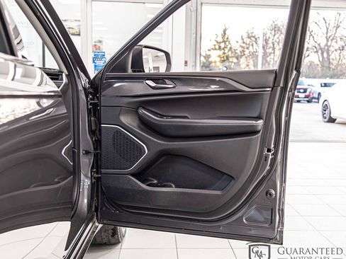 Used 2021 Jeep Grand Cherokee L Laredo w/ Luxury Tech Group I image 41