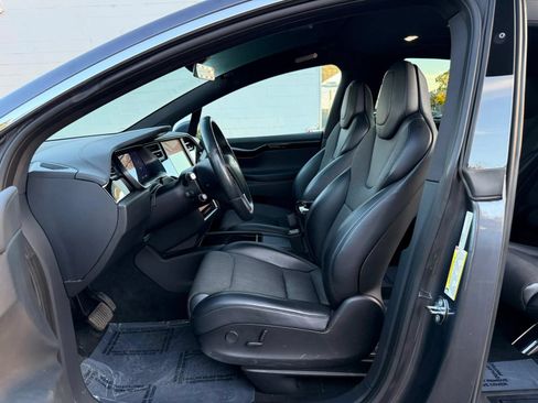 Used 2018 Tesla Model X 75D AWD/4WD image 11