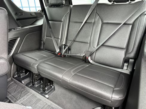 Used 2023 Chevrolet Tahoe Z71 w/ Z71 Off-Road Package image 16