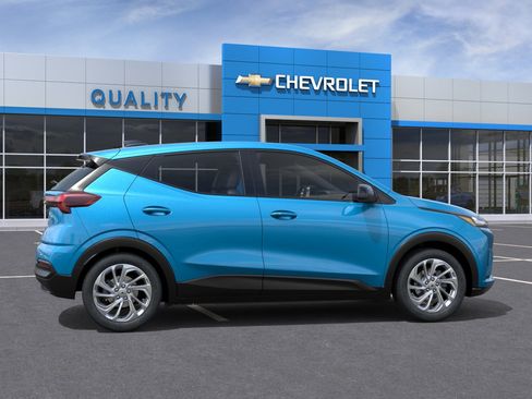 New 2027 Chevrolet Bolt LT w/ Comfort Package FWD image 29
