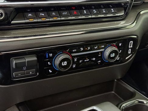 Used 2023 Chevrolet Silverado 1500 ZR2 w/ Technology Package AWD/4WD image 18