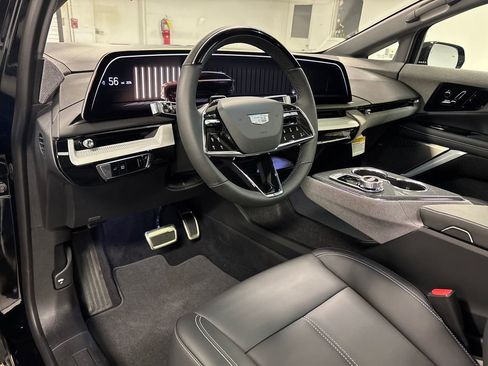 New 2026 Cadillac Optiq Sport 1 image 28