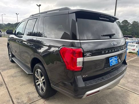 Used 2023 Ford Expedition XLT RWD image 5