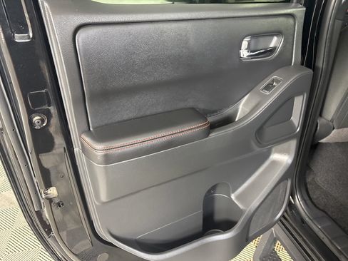 Used 2025 Nissan Frontier PRO-4X AWD/4WD image 24