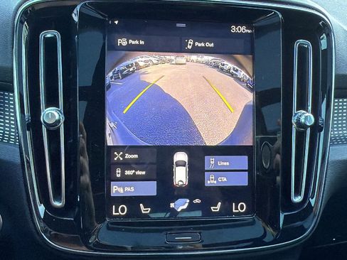 Used 2020 Volvo XC40 T5 R-Design image 27