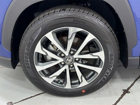 Certified 2025 Toyota Corolla Cross XLE image 24