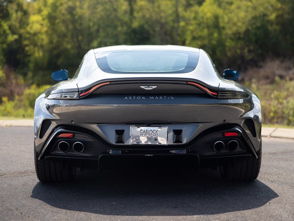 Used 2025 Aston Martin V8 Vantage Coupe RWD image 5