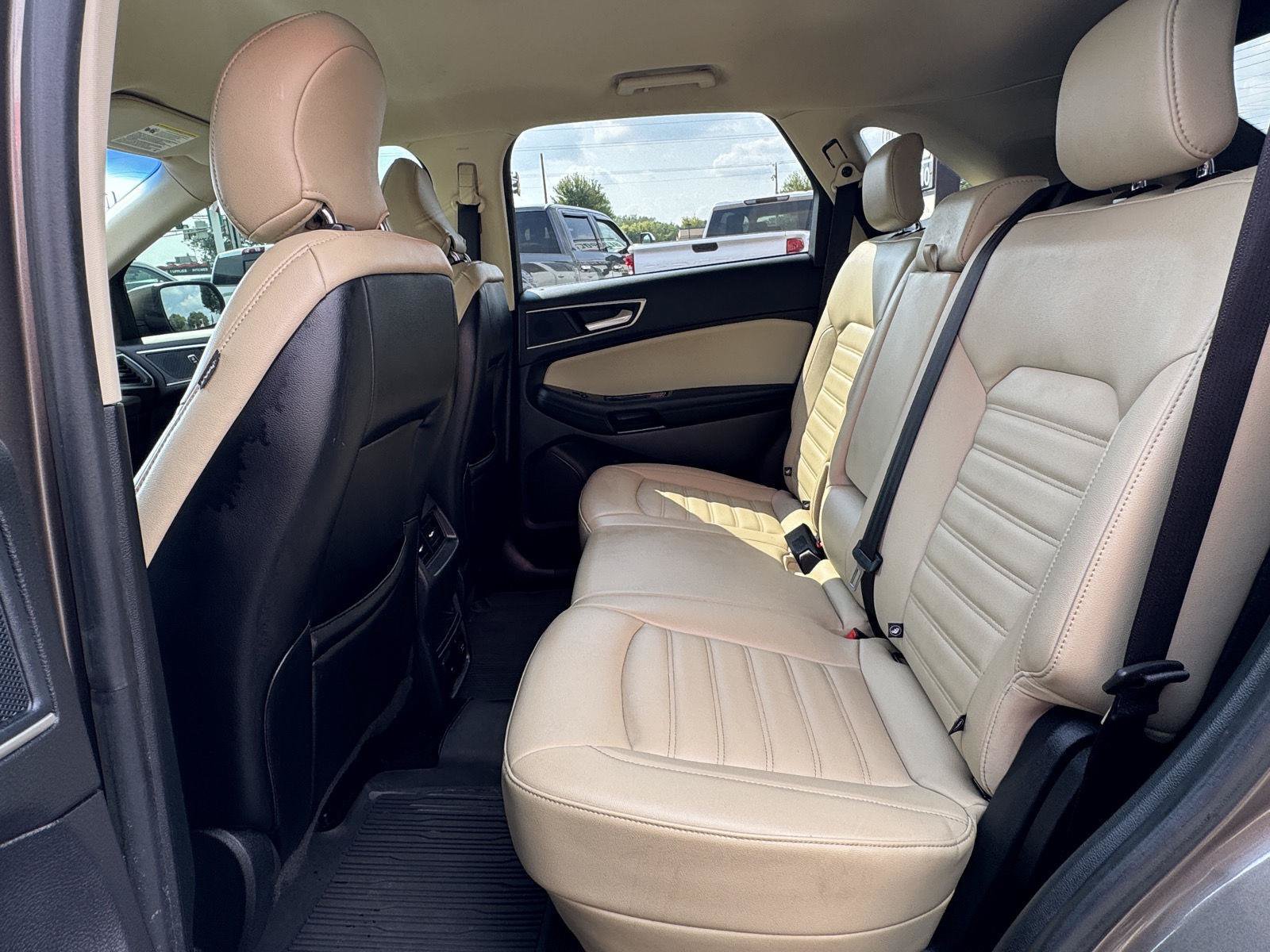 Used 2019 Ford Edge SEL w/ Equipment Group 201A FWD image 29