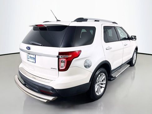 Used 2014 Ford Explorer XLT w/ Equipment Group 202A AWD/4WD image 7