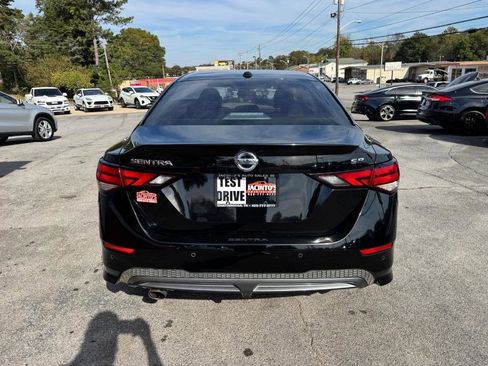 Used 2022 Nissan Sentra SR w/ SR Premium Package image 8