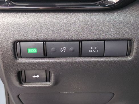 Used 2024 Nissan Sentra SR FWD image 18