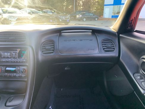 Used 1999 Chevrolet Corvette Coupe w/ Roof Pkg image 17