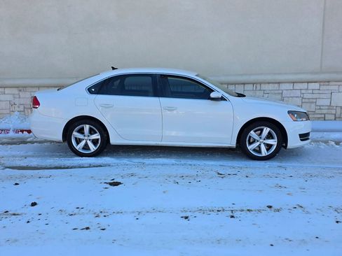 Used 2015 Volkswagen Passat 1.8T SE image 2