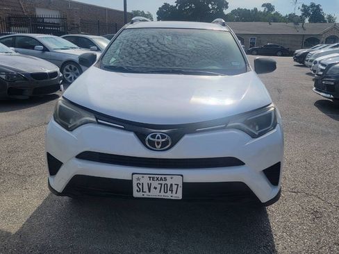 Used 2016 Toyota RAV4 LE FWD image 3