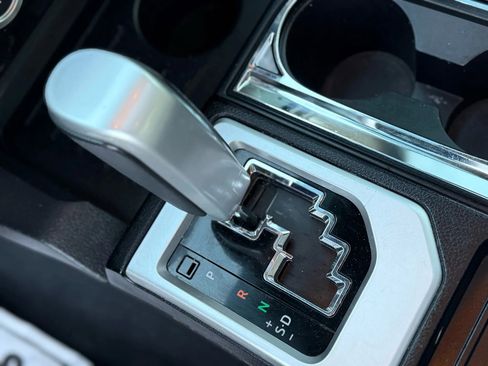 Used 2015 Toyota Tundra Limited image 33