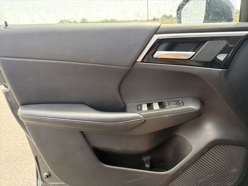 Used 2024 Mitsubishi Outlander SE image 36