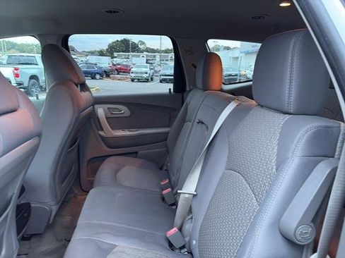 Used 2012 Chevrolet Traverse LS image 12