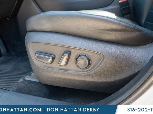 Used 2023 Toyota Highlander XLE FWD image 23