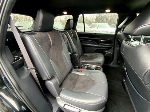 Used 2024 Toyota Grand Highlander AWD Hybrid image 18
