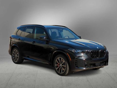 Used 2026 BMW X5 M60i image 2