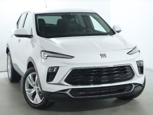 Used 2025 Buick Encore GX Preferred image 2