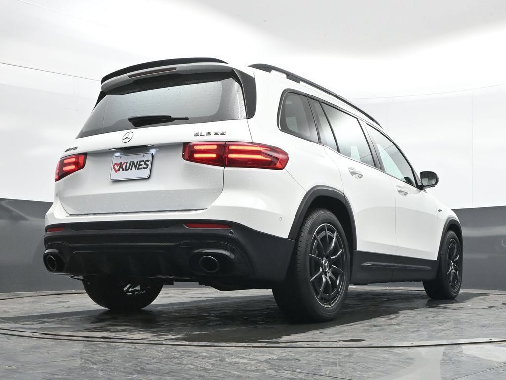 Used 2025 Mercedes-Benz GLB 35 AMG 4MATIC image 43