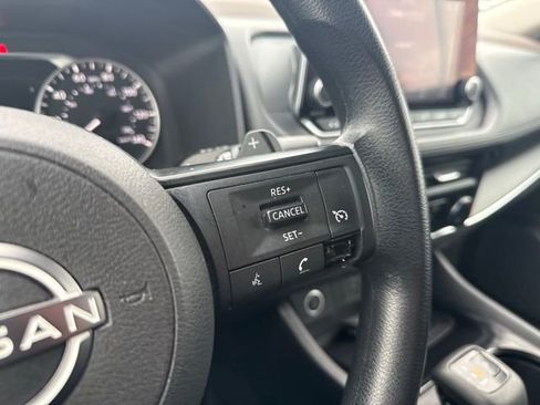 Used 2023 Nissan Rogue S image 28