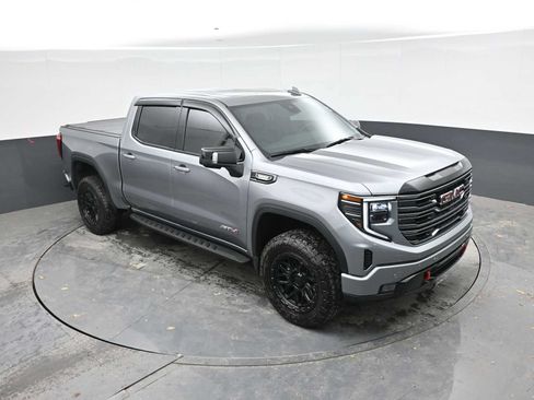 Used 2025 GMC Sierra 1500 AT4 w/ AT4 Premium Package AWD/4WD image 18