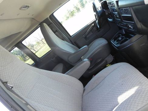 Used 2017 Chevrolet Express 2500 LS image 18
