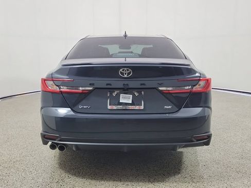 Used 2025 Toyota Camry SE w/ Convenience Package FWD image 6