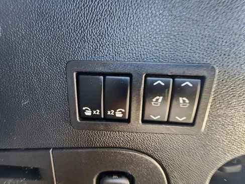 Used 2015 GMC Yukon SLT AWD/4WD image 15