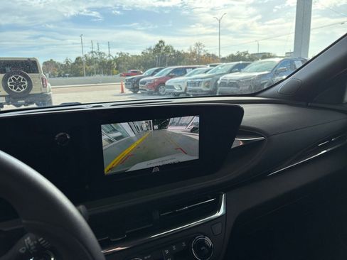 Used 2025 Buick Envista Preferred image 18