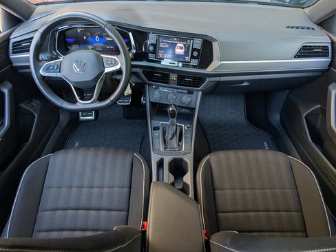 Used 2024 Volkswagen Jetta Sport image 22