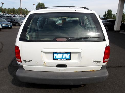 Used 1999 Plymouth Voyager image 4
