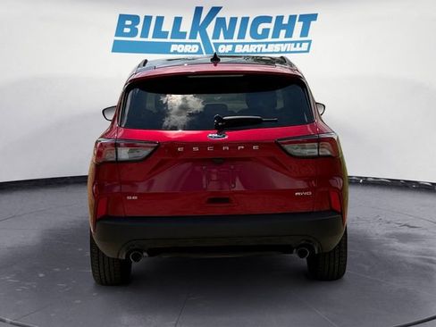 Used 2022 Ford Escape SE w/ SE Sport Appearance Package AWD/4WD image 4