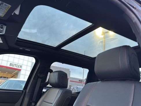 Used 2023 Toyota Tundra Platinum image 27