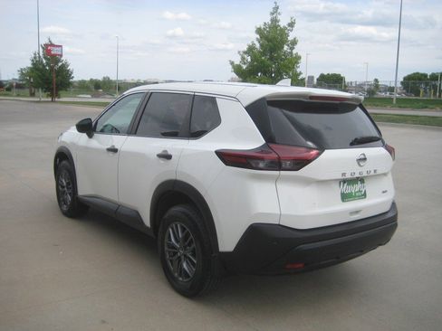 Used 2021 Nissan Rogue S AWD/4WD image 5