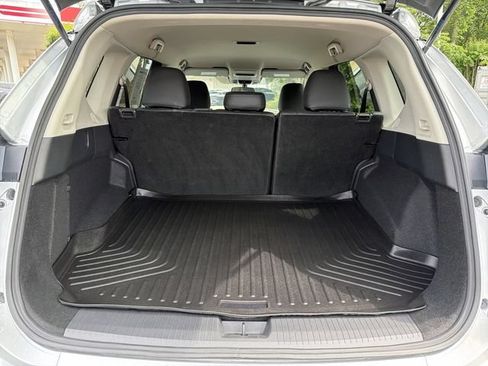 Used 2025 Nissan Rogue S AWD/4WD image 22