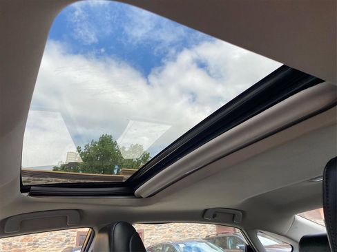 Used 2016 Toyota Avalon Limited image 31