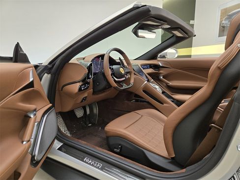 Used 2024 Ferrari Roma Spider image 17