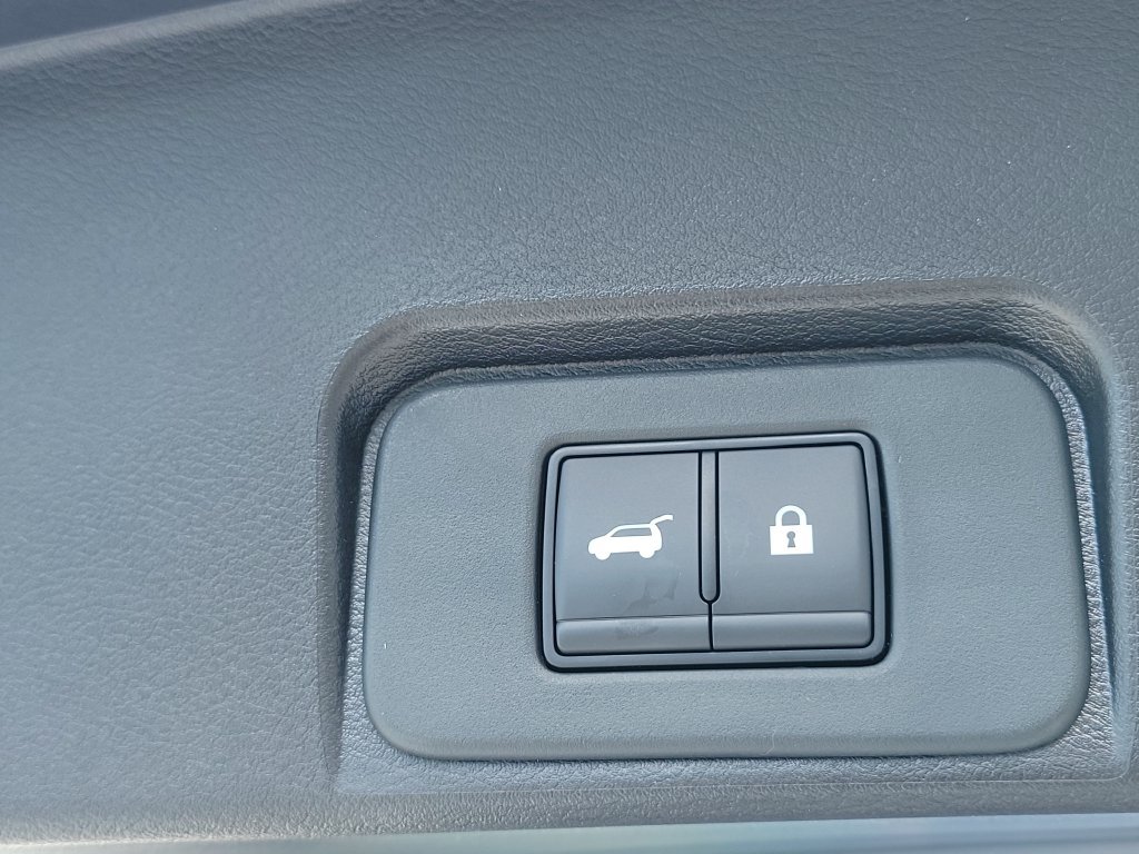 Used 2026 Nissan Rogue SV FWD image 12