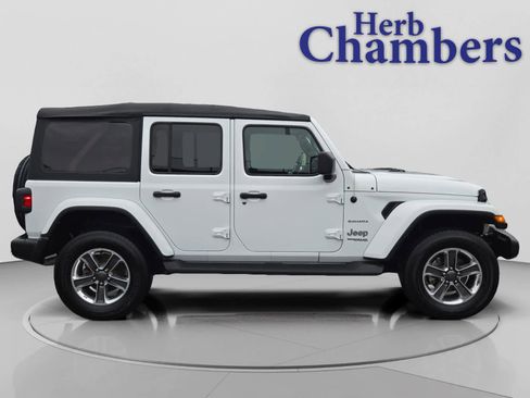Used 2022 Jeep Wrangler Unlimited Sahara image 12