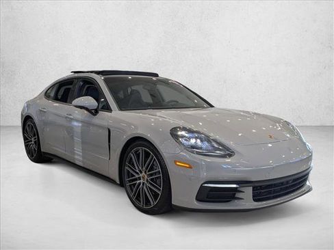 Used 2017 Porsche Panamera image 3