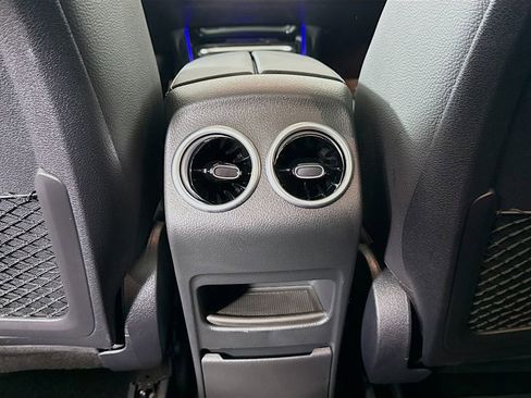 Used 2026 Mercedes-Benz GLB 250 4MATIC image 26