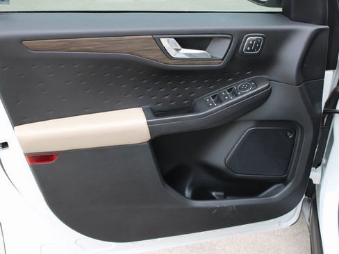 Used 2020 Ford Escape Titanium w/ Titanium Premium Package 2.0 image 20