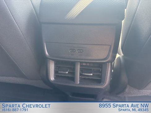 Used 2025 Chevrolet Equinox LT image 22